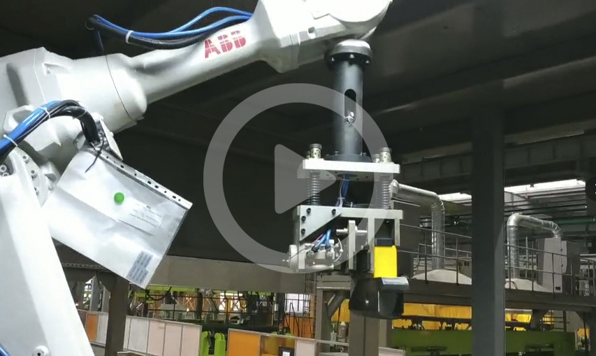 （視頻）機(jī)器人吸盤夾具應(yīng)用于自動(dòng)化汽車零配件生產(chǎn)線