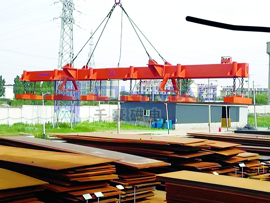 鋼板起重吊裝想要更安全？換上電永磁吊具吧！