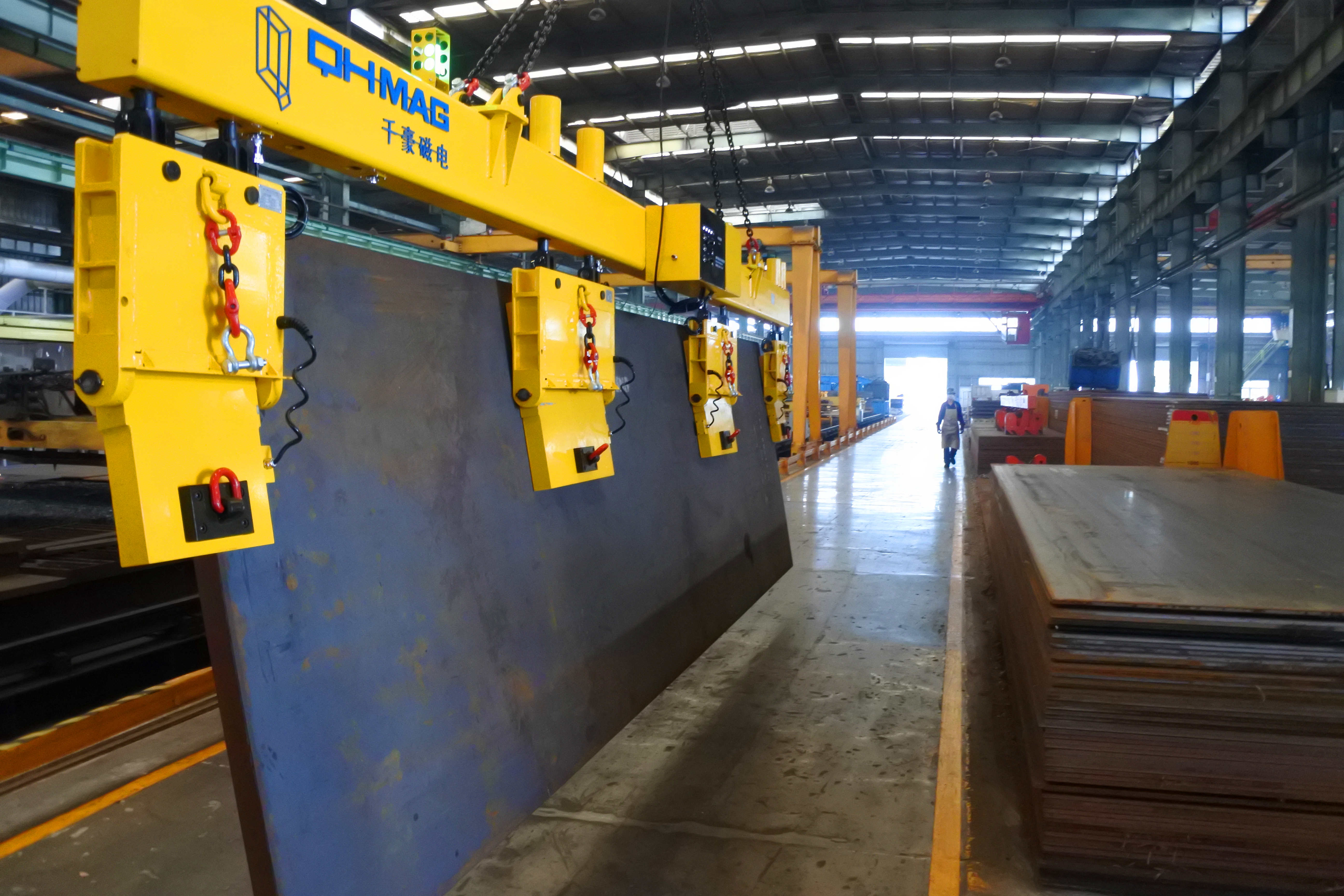 這款國(guó)產(chǎn)起重吊具，能起吊搬運(yùn)上千種工件！三一集團(tuán)都在用