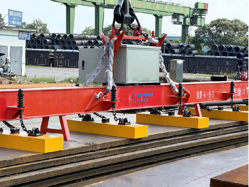 千豪磁電再創(chuàng)佳績：高溫下加速安裝湖南最大鋼材市場電永磁吊具，助力高效裝卸新時代