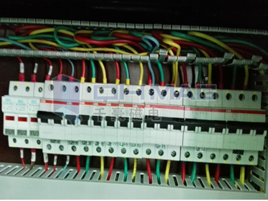 注塑機(jī)快速換模系統(tǒng),磁力模板,伊之密注塑機(jī)換模,電永磁快速換模