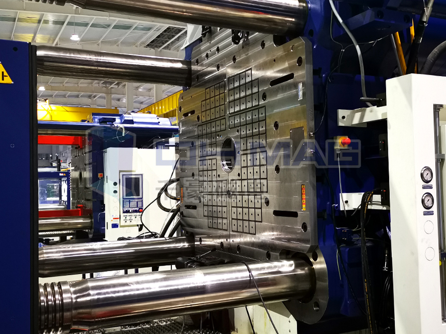 注塑機磁力換模