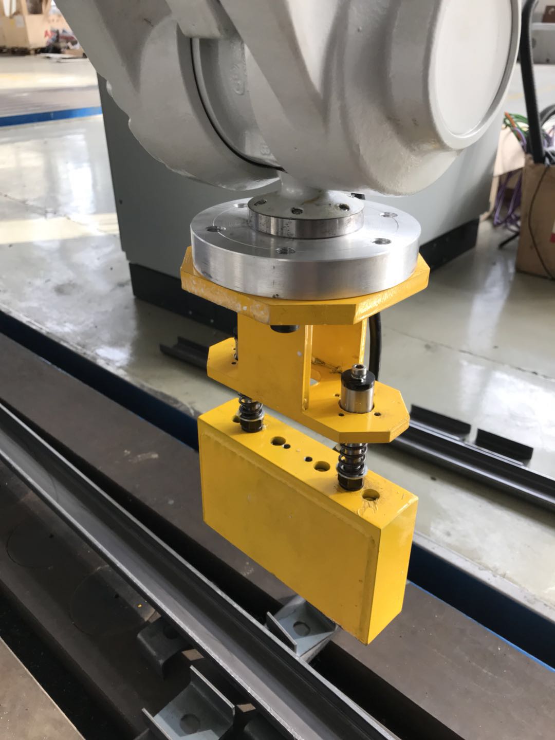 千豪磁電機械手夾具，機械手吸盤，自動化夾具，電永磁夾具