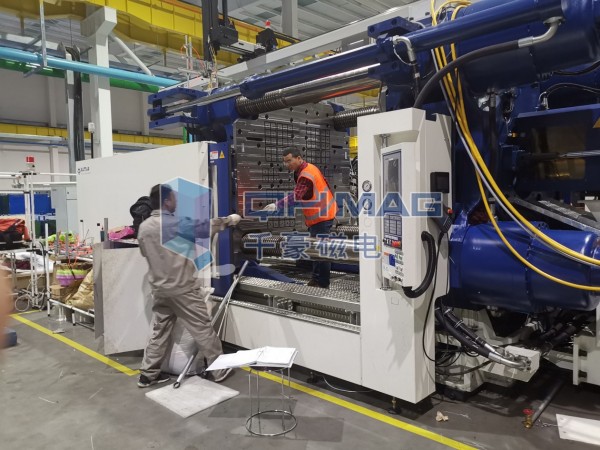 千豪注塑機(jī)快速換模系統(tǒng)磁力模板應(yīng)用于汽車行業(yè)